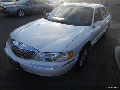 2002 Lincoln Continental Luxury-One Owner!! Sedan