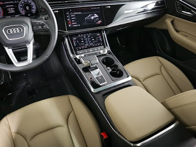2023 Audi Q8 Premium Plus