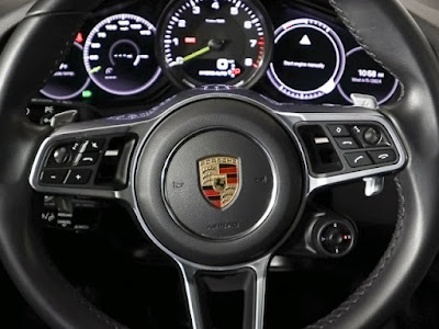 2022 Porsche Cayenne Platinum Edition E-Hybrid