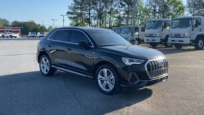 2023 Audi Q3 S line Premium