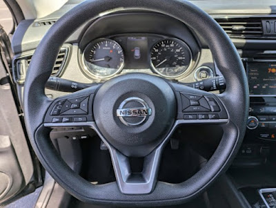 2020 Nissan Rogue Sport SV