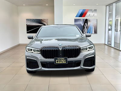 2022 BMW 7 Series 740i