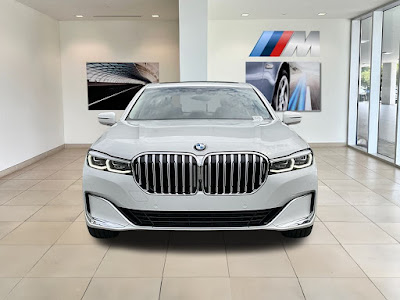 2022 BMW 7 Series 740i