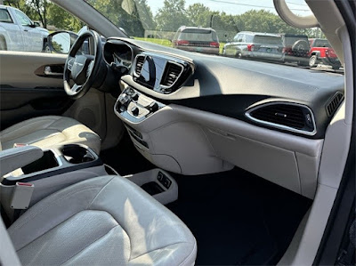 2017 Chrysler Pacifica Touring L Plus