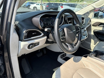 2017 Chrysler Pacifica Touring L Plus