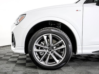 2024 Audi Q3 45 S line Premium