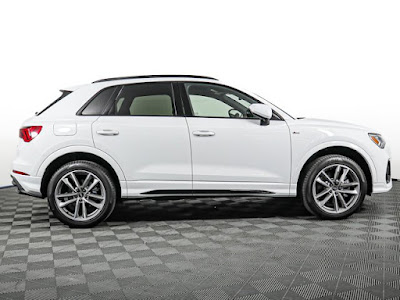 2024 Audi Q3 45 S line Premium