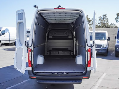 2024 Mercedes-Benz Sprinter Cargo Van