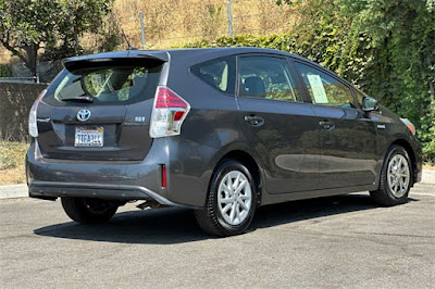 2016 Toyota Prius v Four