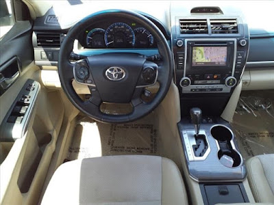 2014 Toyota Camry Hybrid LE