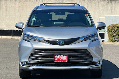 2022 Toyota Sienna XLE