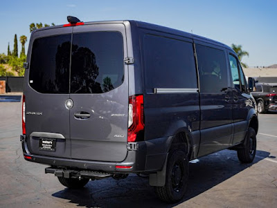 2024 Mercedes-Benz Sprinter Crew Van