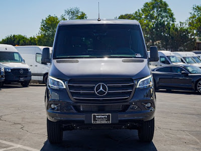 2024 Mercedes-Benz Sprinter Crew Van