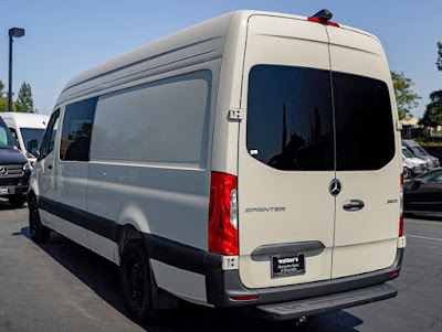 2024 Mercedes-Benz Sprinter Crew Van