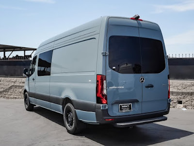 2024 Mercedes-Benz Sprinter Crew Van