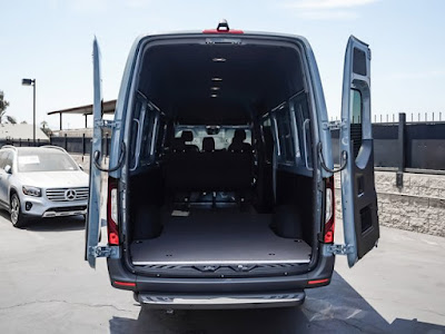 2024 Mercedes-Benz Sprinter Crew Van