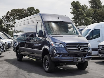 2024 Mercedes-Benz Sprinter Crew Van