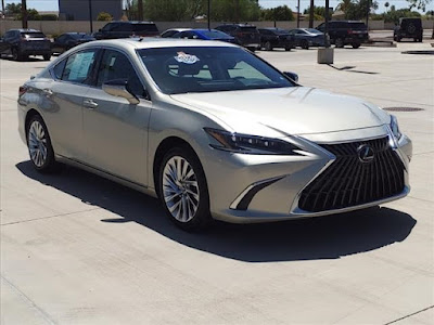 2023 Lexus ES 300h Luxury