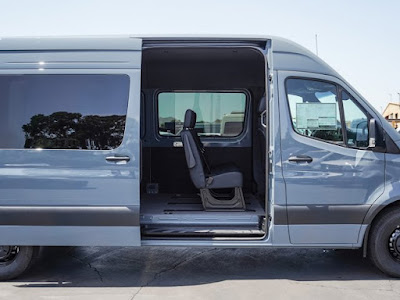 2024 Mercedes-Benz Sprinter Crew Van