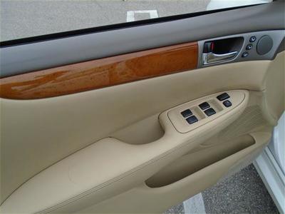 2005 Lexus ES 330 1-OWNER Sedan