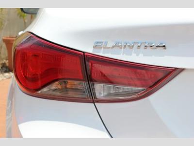 2015 Hyundai Elantra SE Sedan