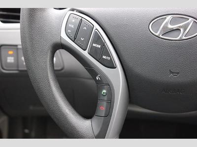2016 Hyundai Elantra SE Sedan