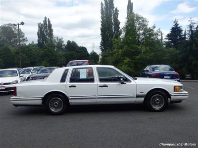 1991 Lincoln Town Car Sedan