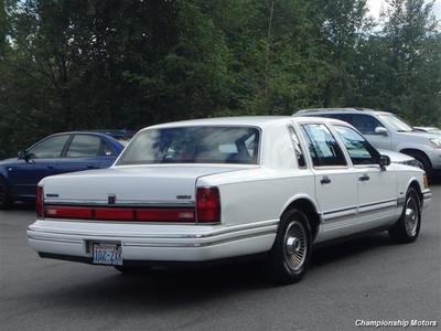 1991 Lincoln Town Car Sedan